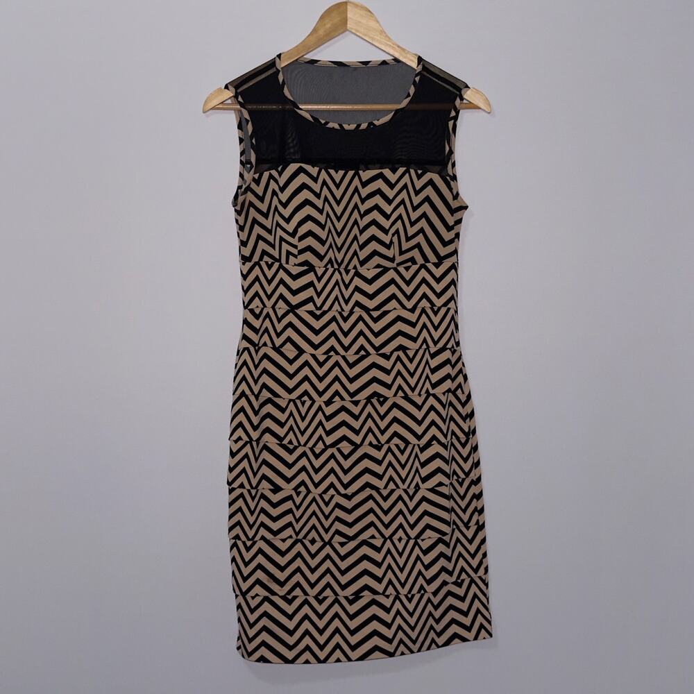 En focus Black & Beige Chevron Sleeveless Stretchy Knit Dress women’s size 8